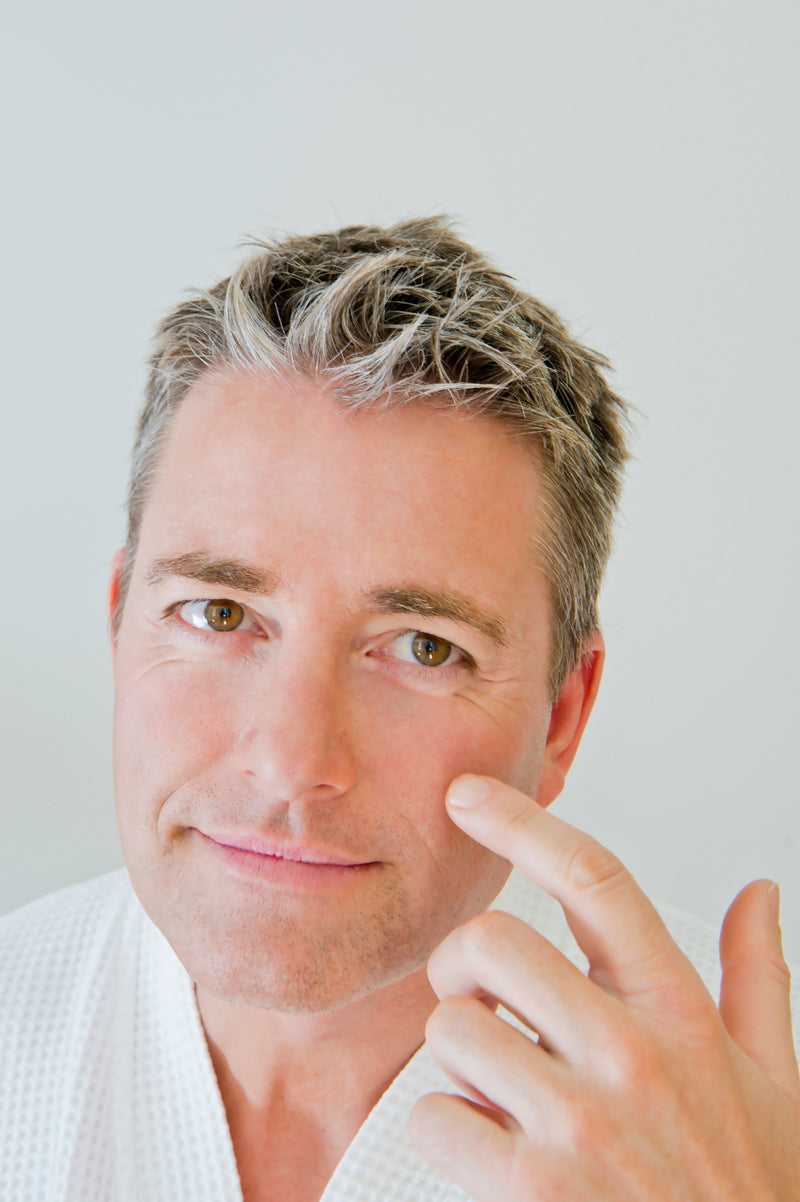 Men enjoying a relaxing spa moment at L.RAPHAEL Geneva