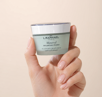 Mineral-Balacingpower-hand